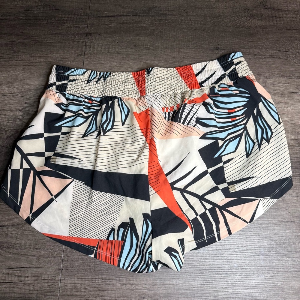 DSG Patterned Women's Shorts - Picture 3 of 3